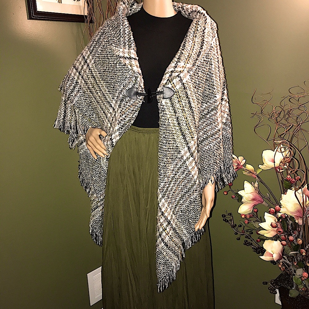 ALTARE Olive/Black/White Tartan Plaid Fringe Knit Poncho w/Toggle Closure~EUC!